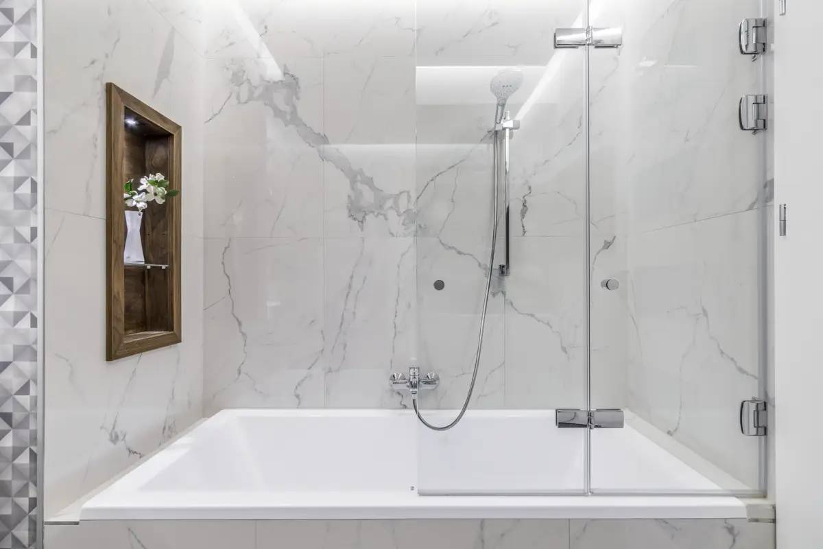 Pare-baignoire : bien choisir sa paroi de baignoire
